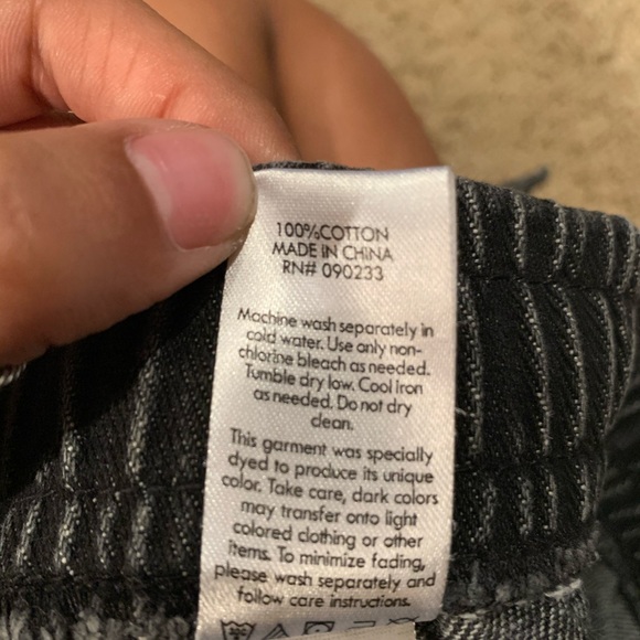 Shorts - Picture 4 of 4